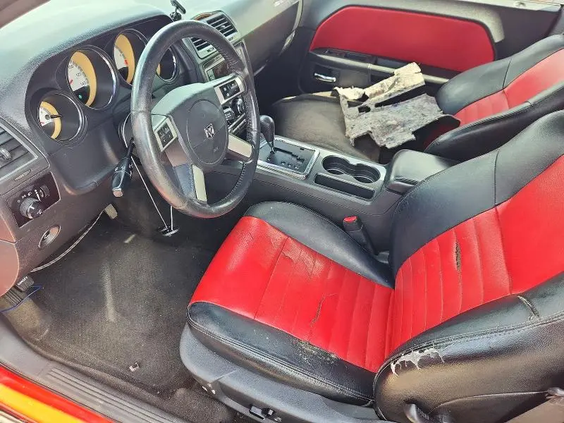 2010 DODGE CHALLENGER SE  