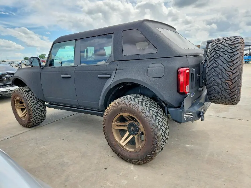 2023 FORD BRONCO BASE  