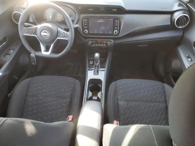 2024 NISSAN KICKS SV  