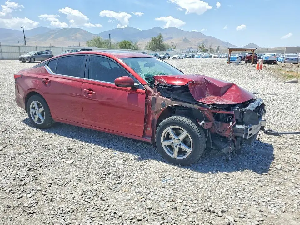 2019 NISSAN ALTIMA SR  