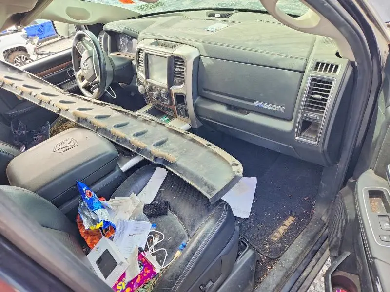 2015 RAM 1500 LARAMIE  