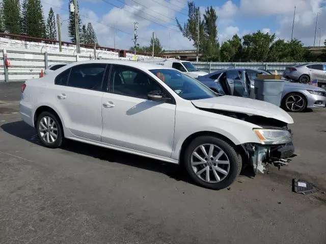 2011 VOLKSWAGEN JETTA SE  