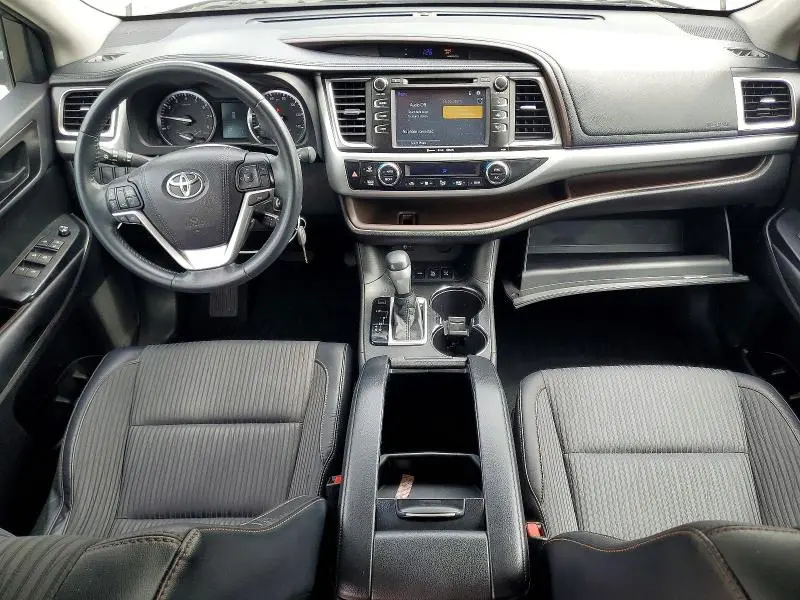 2016 TOYOTA HIGHLANDER LE PLUS  