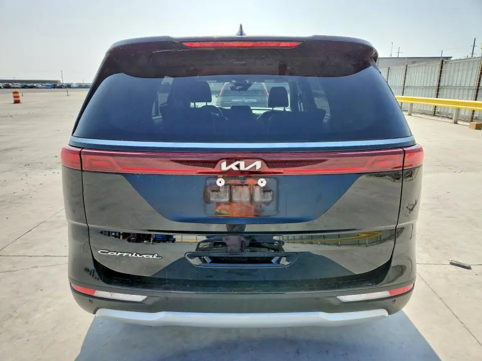 2022 KIA CARNIVAL LX  