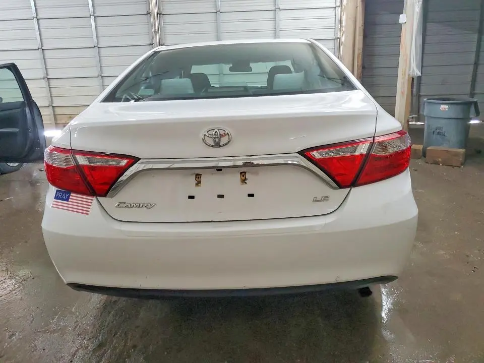 2015 TOYOTA CAMRY LE  