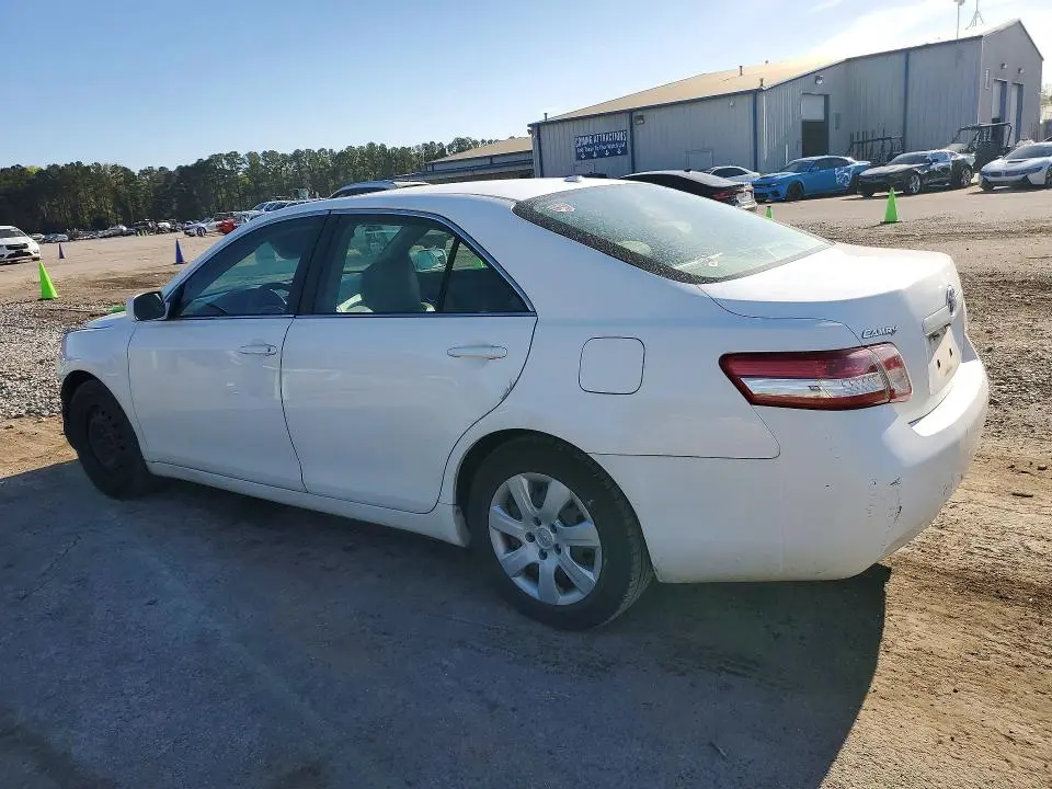 2011 TOYOTA CAMRY LE  