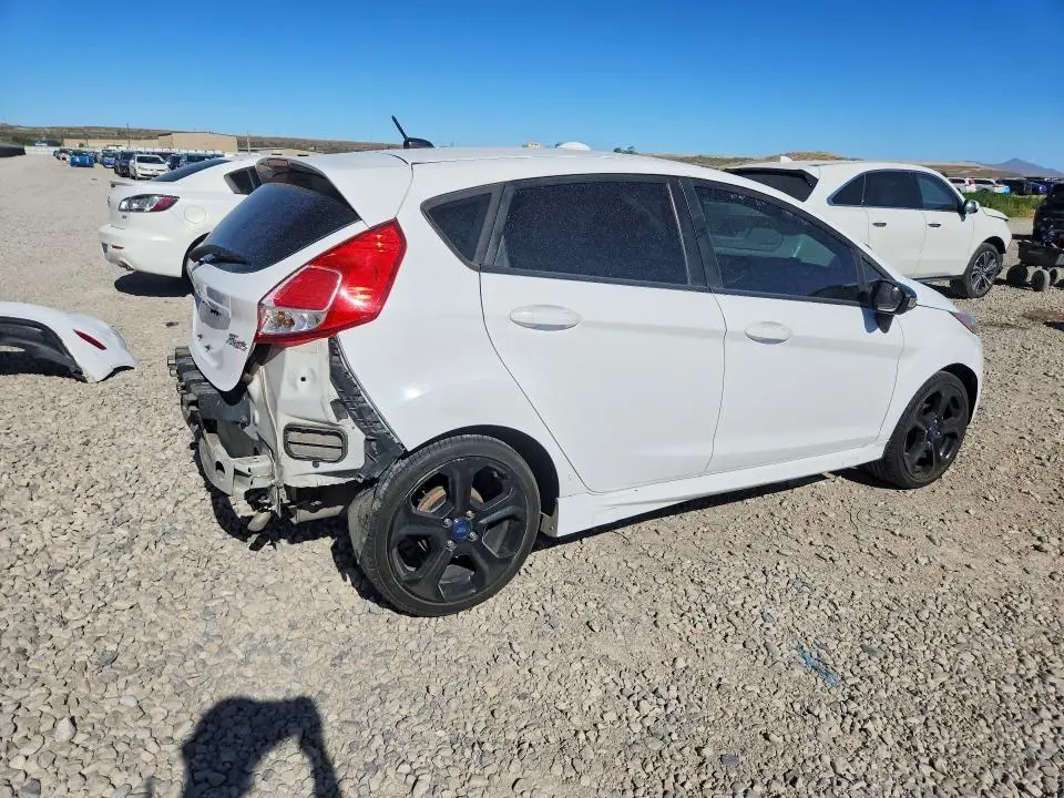 2016 FORD FIESTA SE  