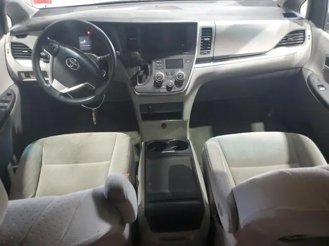 2017 TOYOTA SIENNA LE