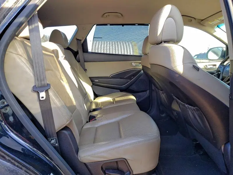 2017 HYUNDAI SANTA FE SE  