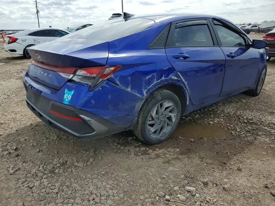 2024 HYUNDAI ELANTRA SEL  