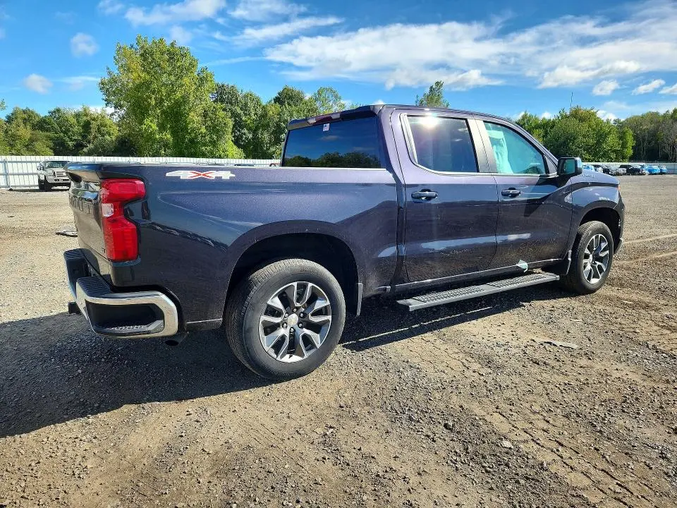 2024 CHEVROLET SILVERADO K1500 LT  