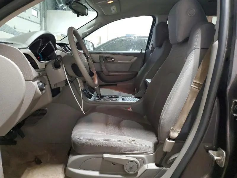 2013 CHEVROLET TRAVERSE LS  