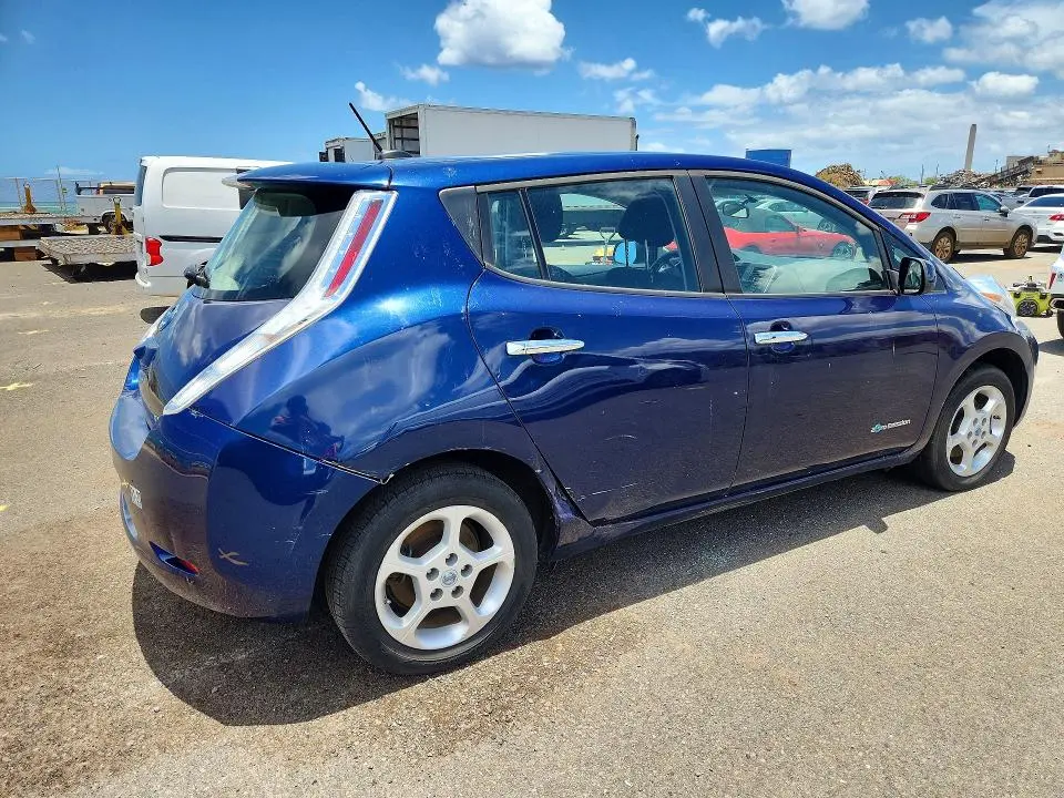 2017 NISSAN LEAF S  