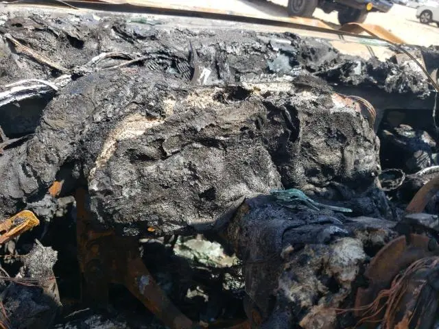 2011 CADILLAC ESCALADE PREMIUM  