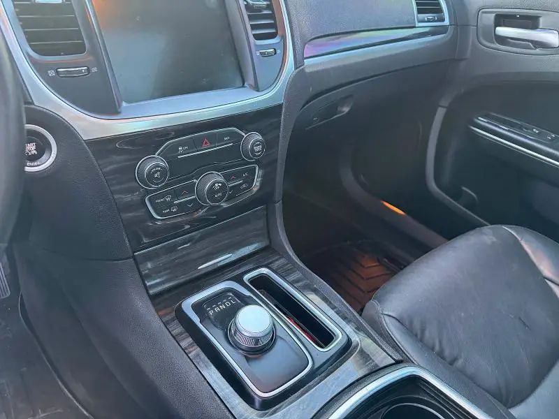 2016 CHRYSLER 300 LIMITED  