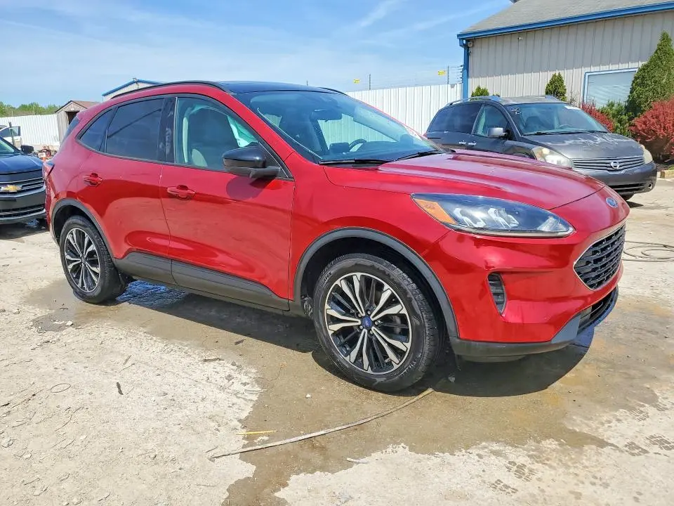 2021 FORD ESCAPE SE  
