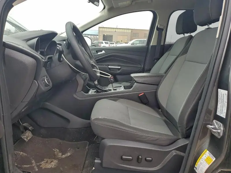 2017 FORD ESCAPE SE  