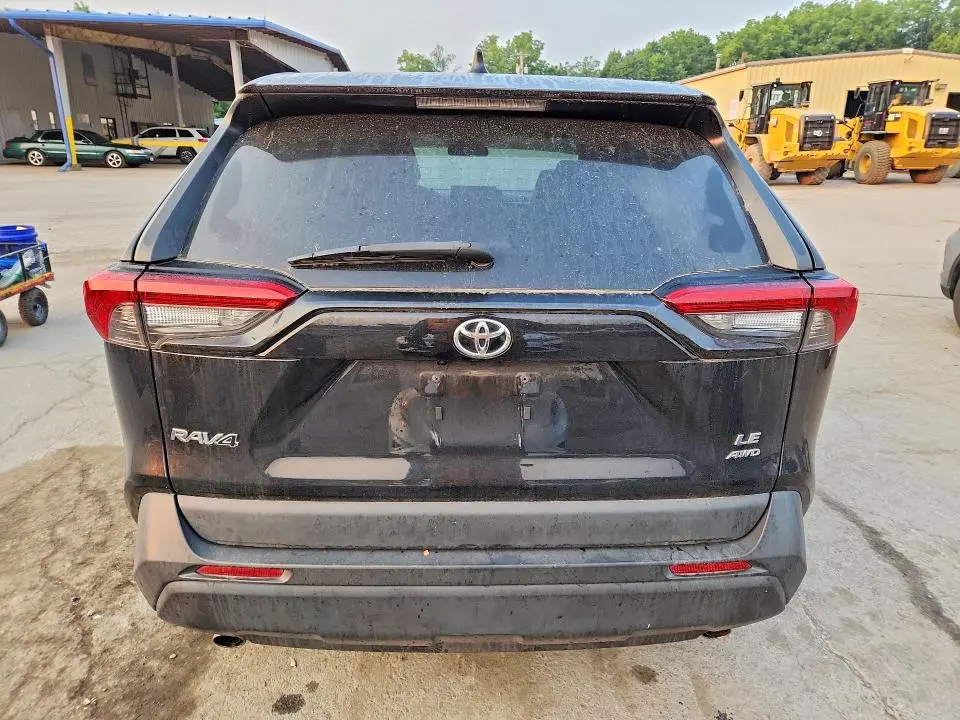 2022 TOYOTA RAV4 LE  