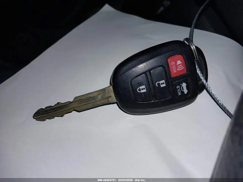 2019 TOYOTA COROLLA LE