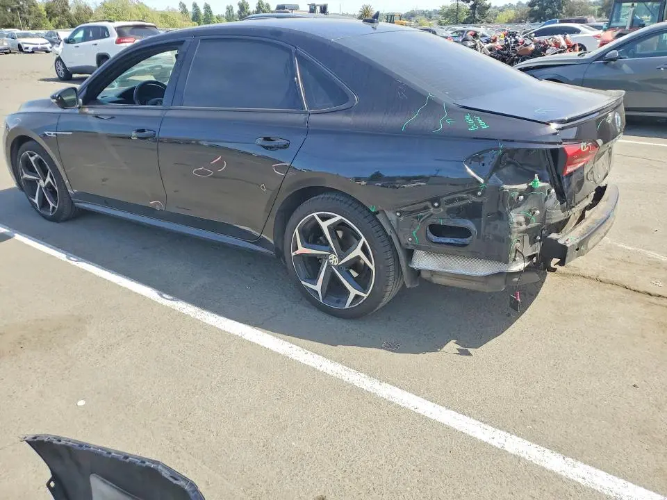 2021 VOLKSWAGEN PASSAT R-LINE  
