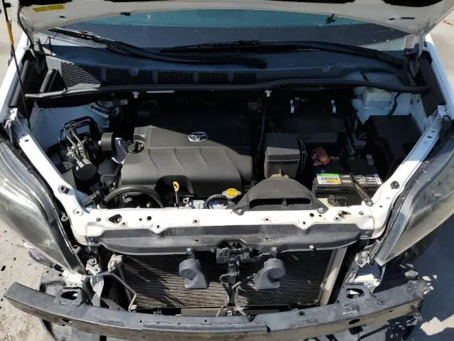 2013 TOYOTA SIENNA SPORT  
