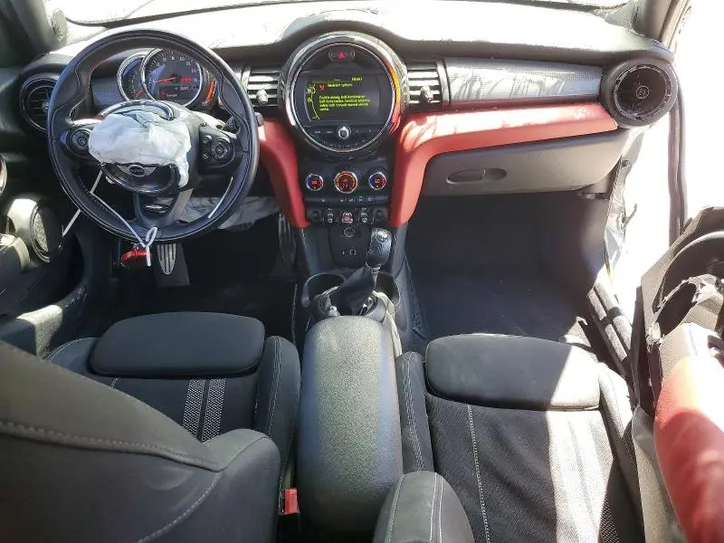 2018 MINI COOPER   