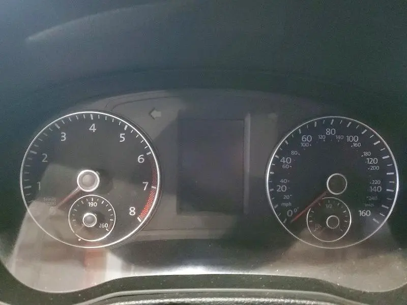2013 VOLKSWAGEN PASSAT SE  
