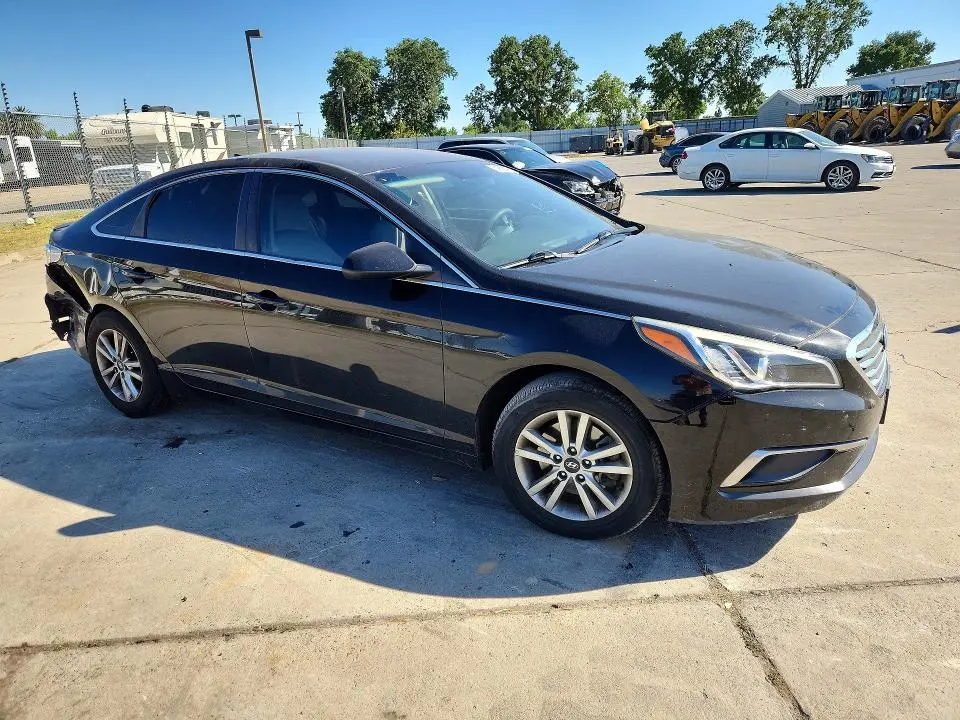 2017 HYUNDAI SONATA SE  