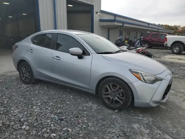 2020 TOYOTA YARIS L  