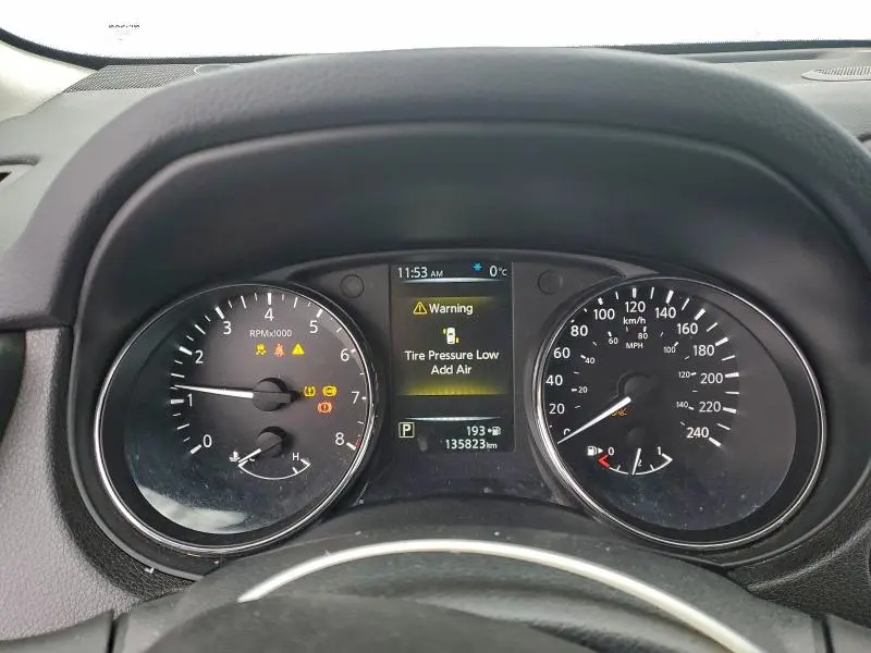 2017 NISSAN ROGUE SV  