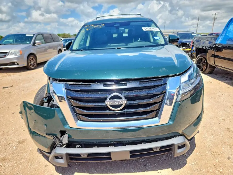 2022 NISSAN PATHFINDER SL  