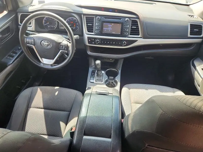 2017 TOYOTA HIGHLANDER LE  