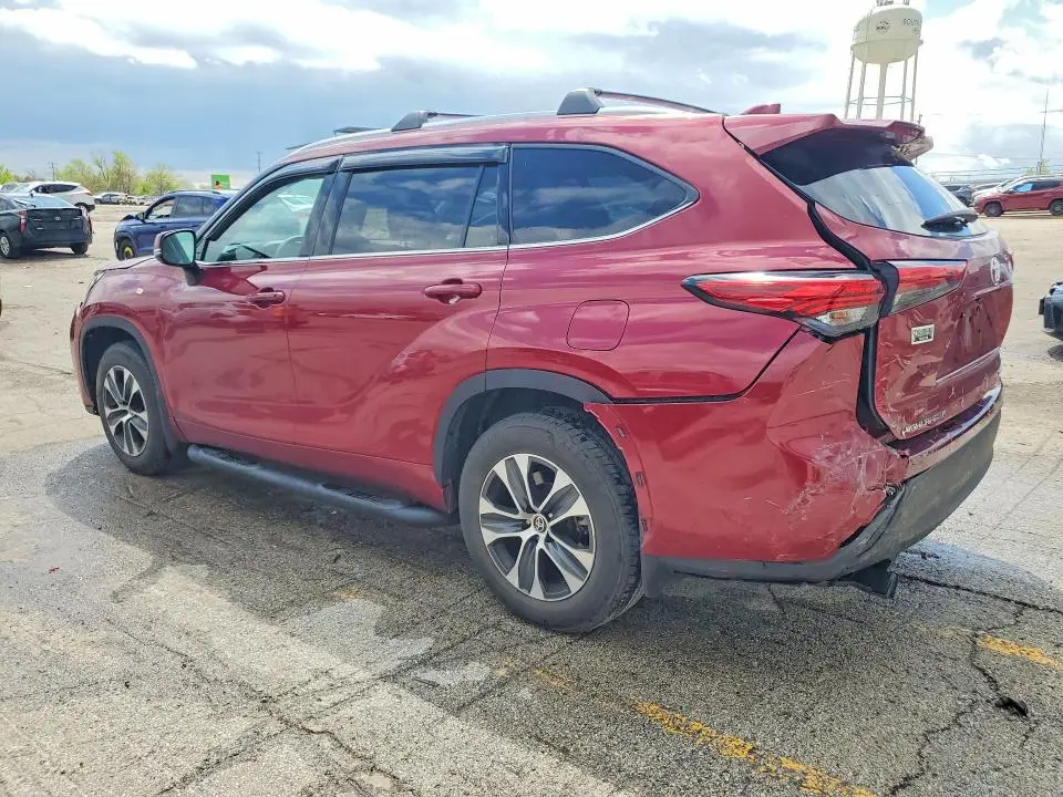 2021 TOYOTA HIGHLANDER XLE  