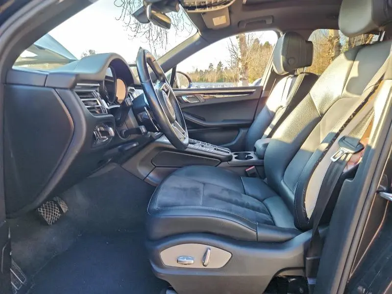 2019 PORSCHE MACAN   