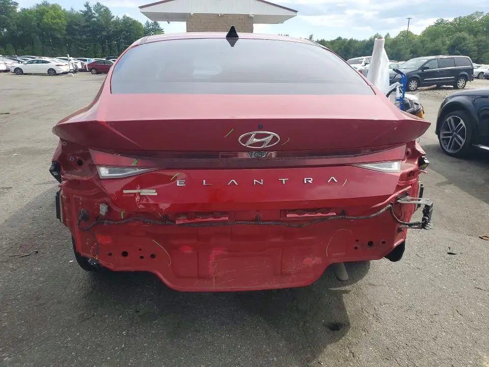 2023 HYUNDAI ELANTRA SEL  
