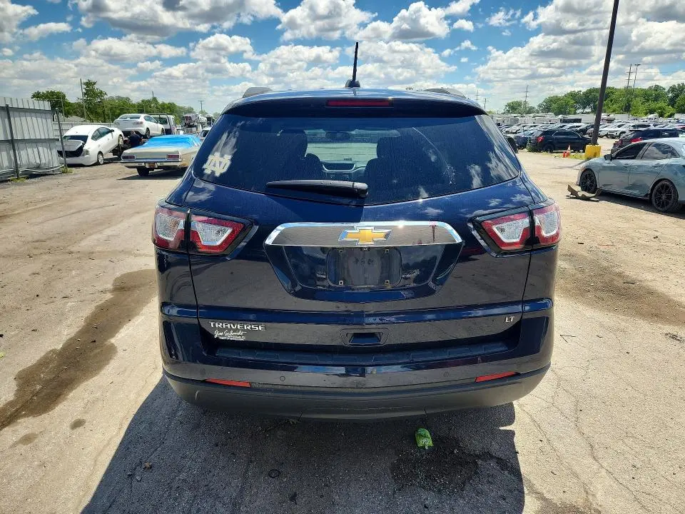 2017 CHEVROLET TRAVERSE LT  