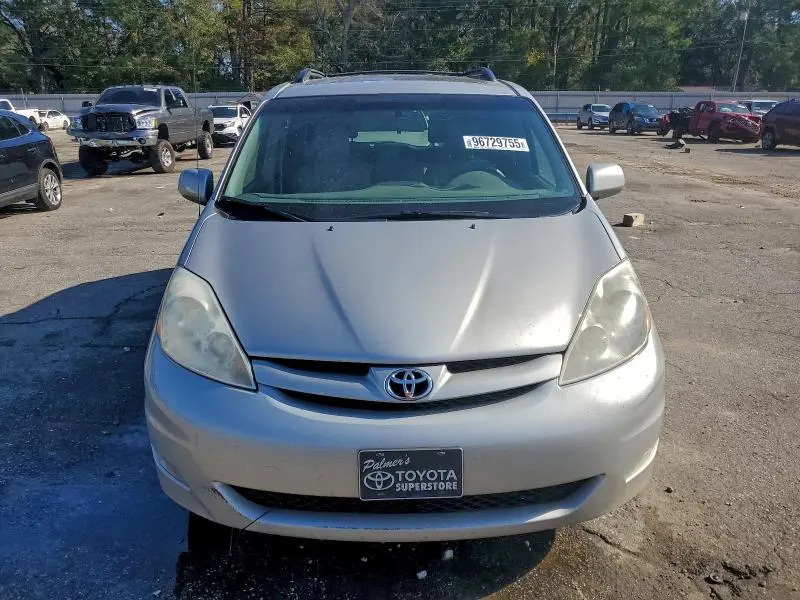 2010 TOYOTA SIENNA XLE  