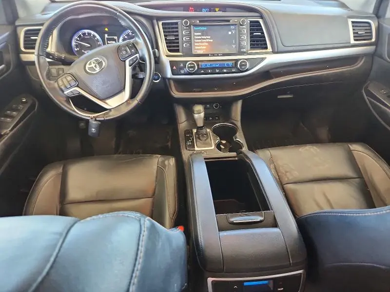 2017 TOYOTA HIGHLANDER XLE  