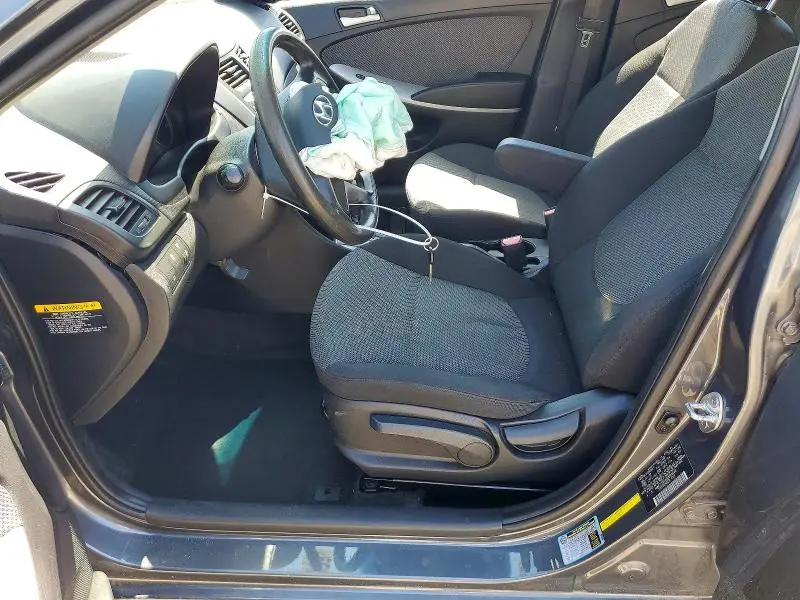 2013 HYUNDAI ACCENT GS  