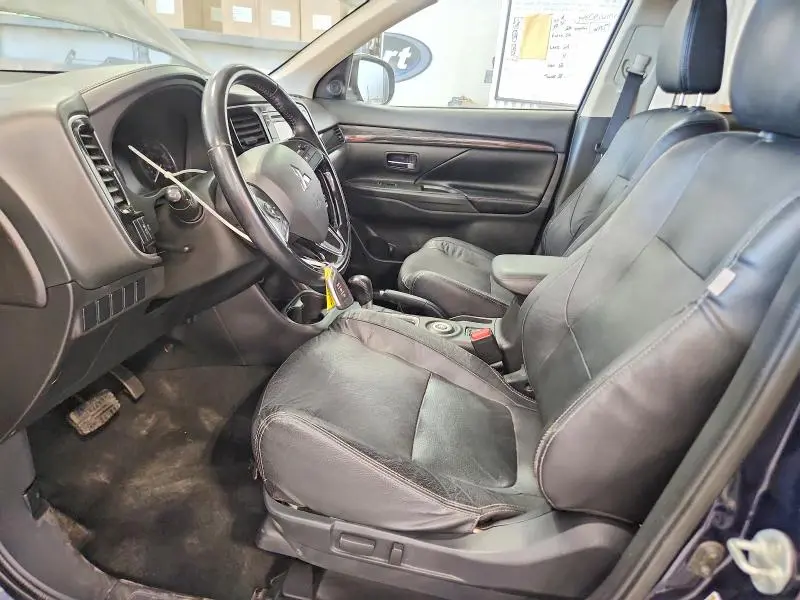 2016 MITSUBISHI OUTLANDER SE  