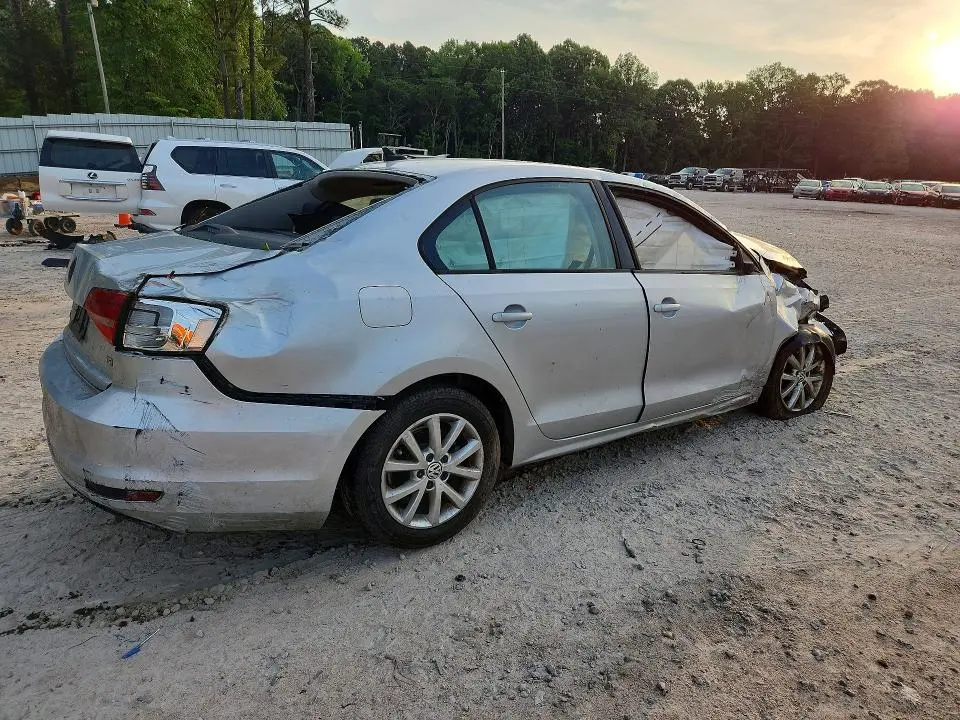 2015 VOLKSWAGEN JETTA SE  