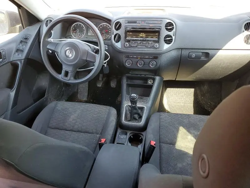 2013 VOLKSWAGEN TIGUAN S  