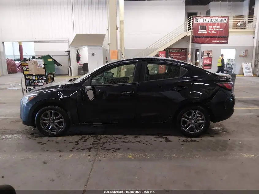 2019 TOYOTA YARIS LE