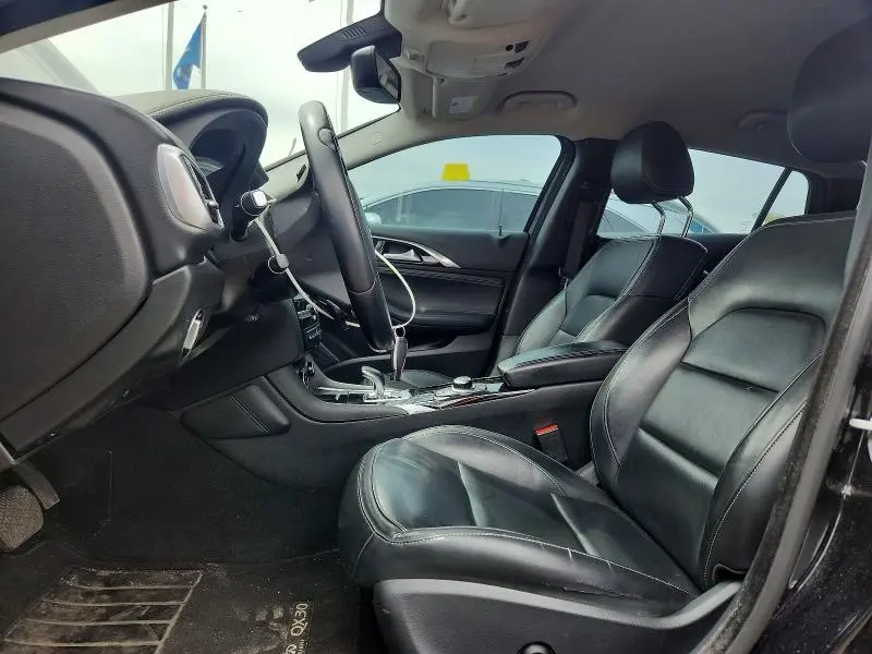 2018 INFINITI QX30 LUXURY  