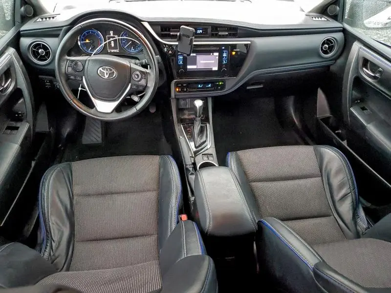 2017 TOYOTA COROLLA SE  