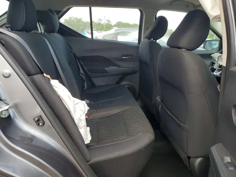 2023 NISSAN KICKS SV  