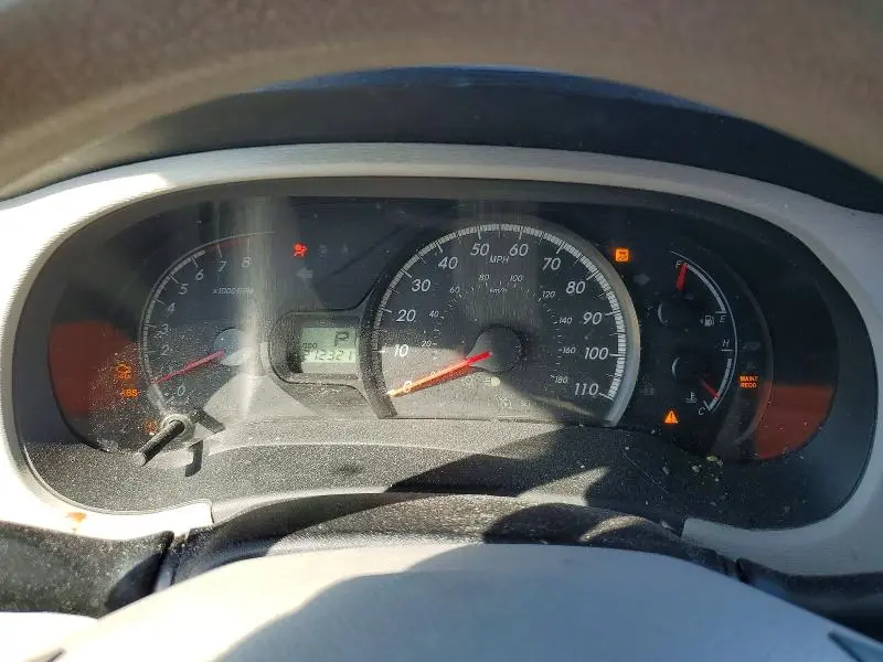 2011 TOYOTA SIENNA LE 8-PASSENGER  