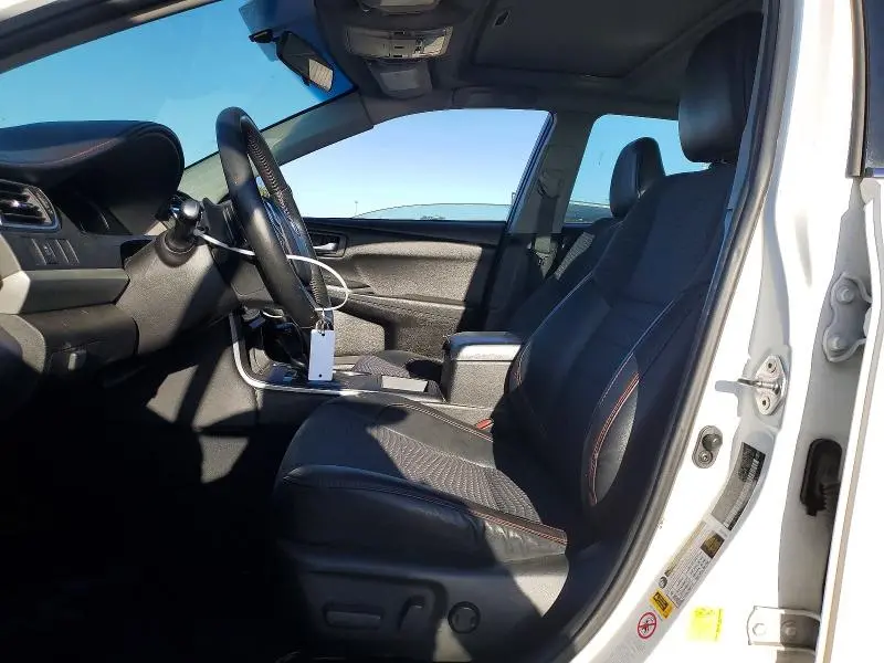 2015 TOYOTA CAMRY SE  