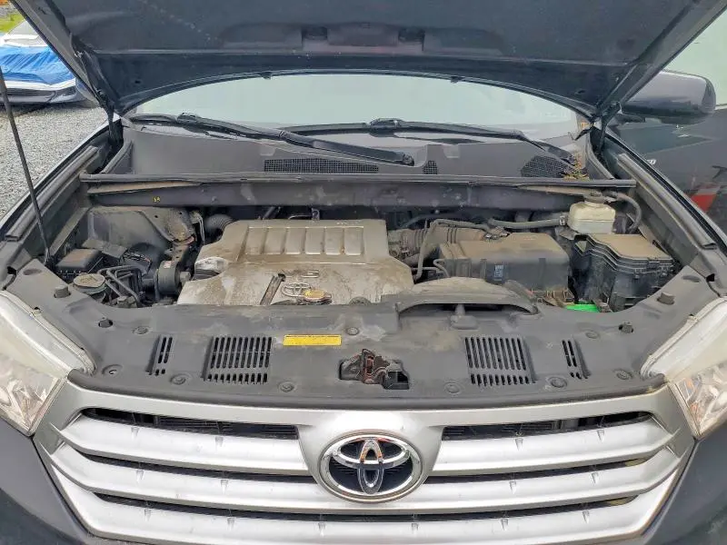 2011 TOYOTA HIGHLANDER LIMITED  