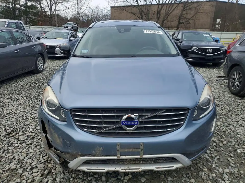 2017 VOLVO XC60 T6 DYNAMIC  
